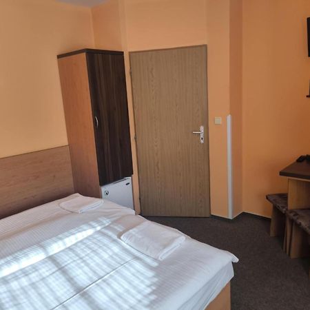 Pension Euro Mikulov Exteriör bild