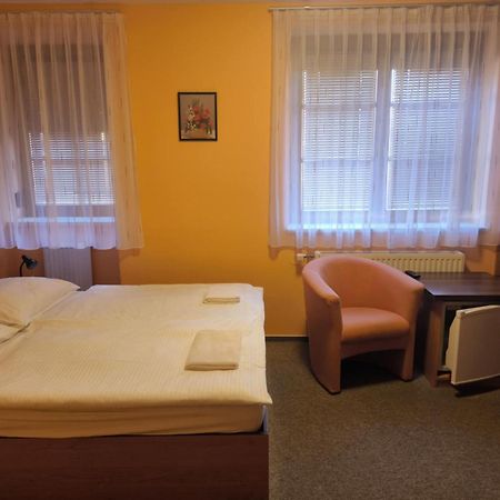 Pension Euro Mikulov Exteriör bild
