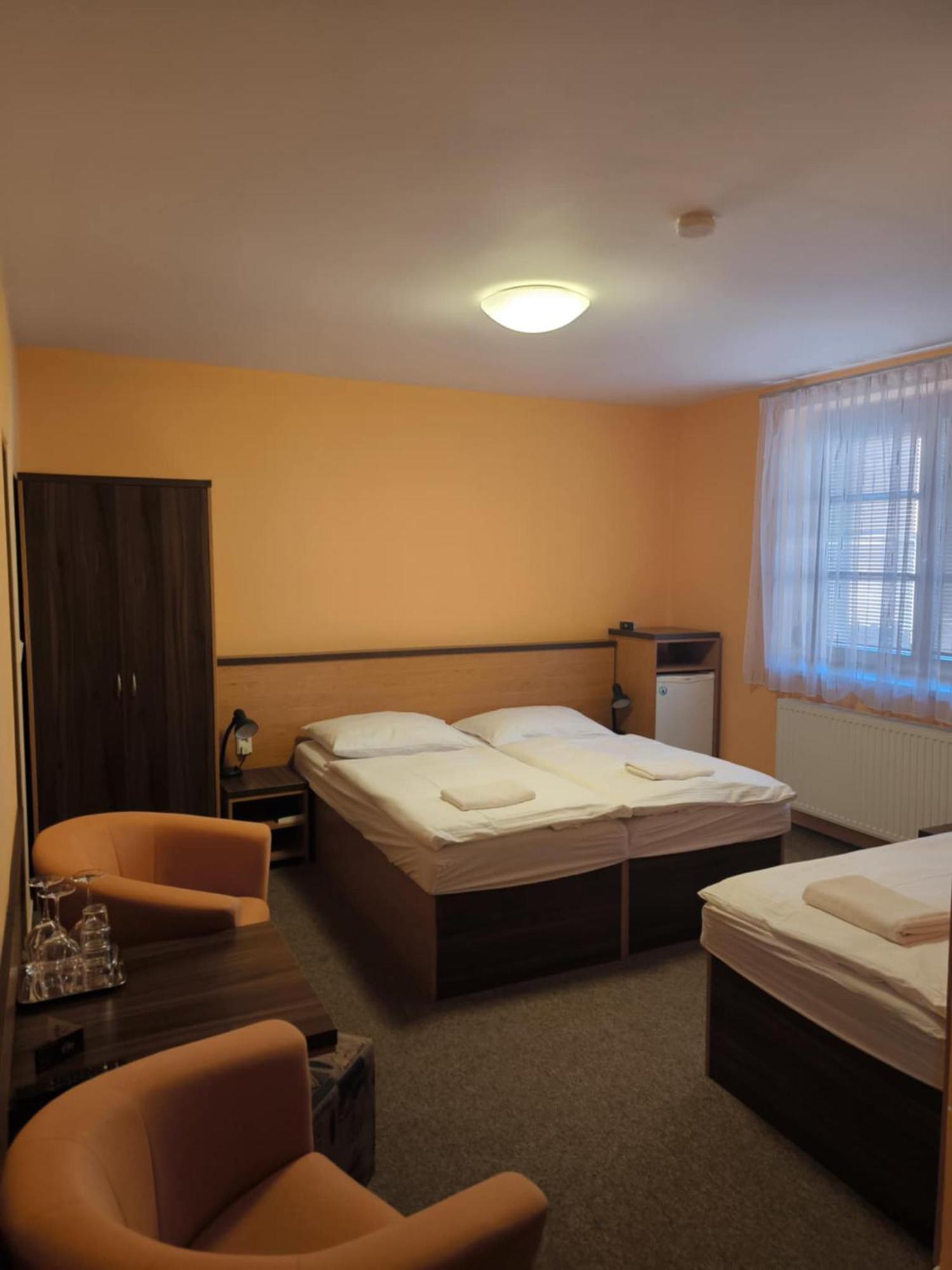 Pension Euro Mikulov Exteriör bild