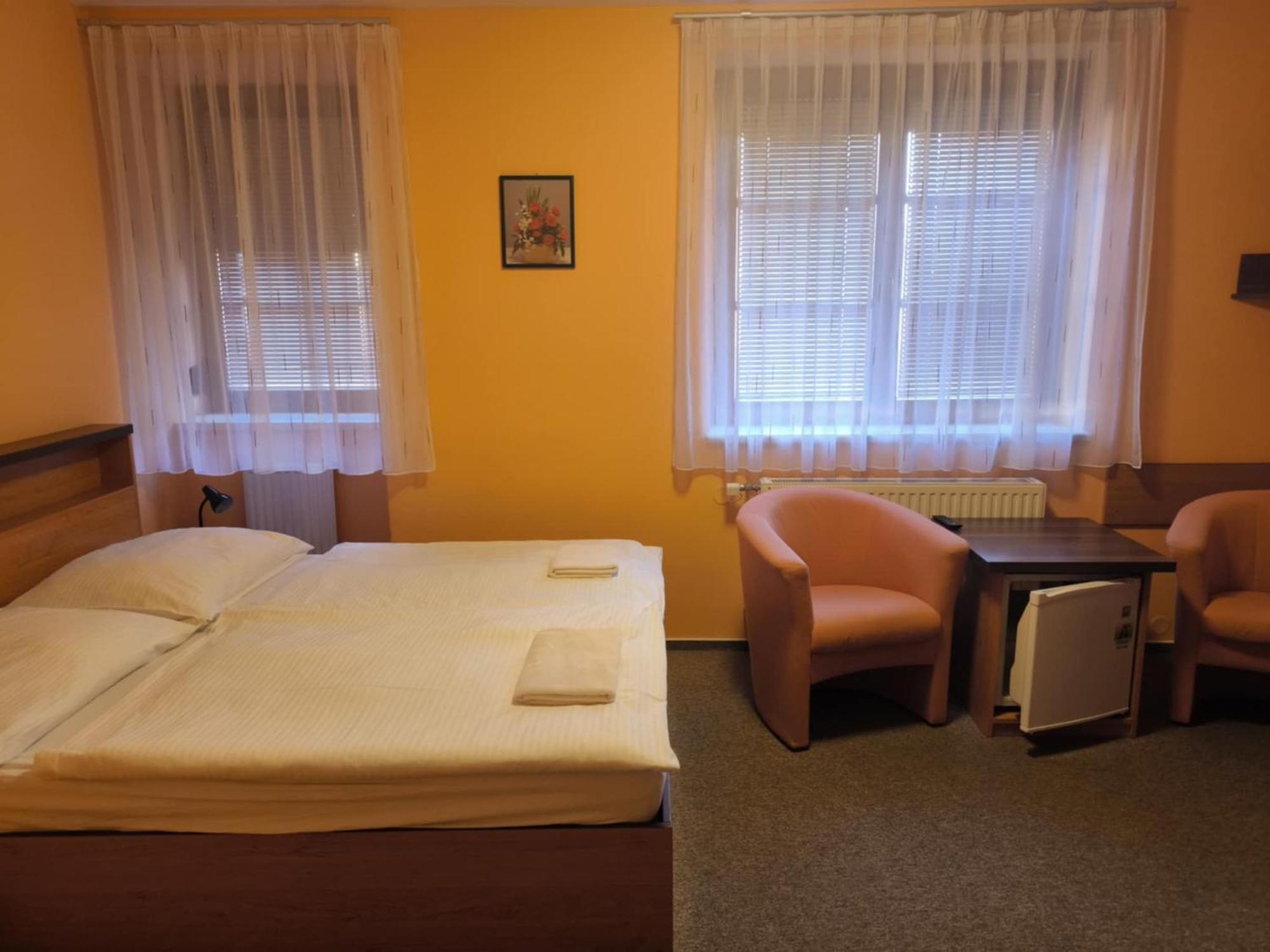 Pension Euro Mikulov Exteriör bild