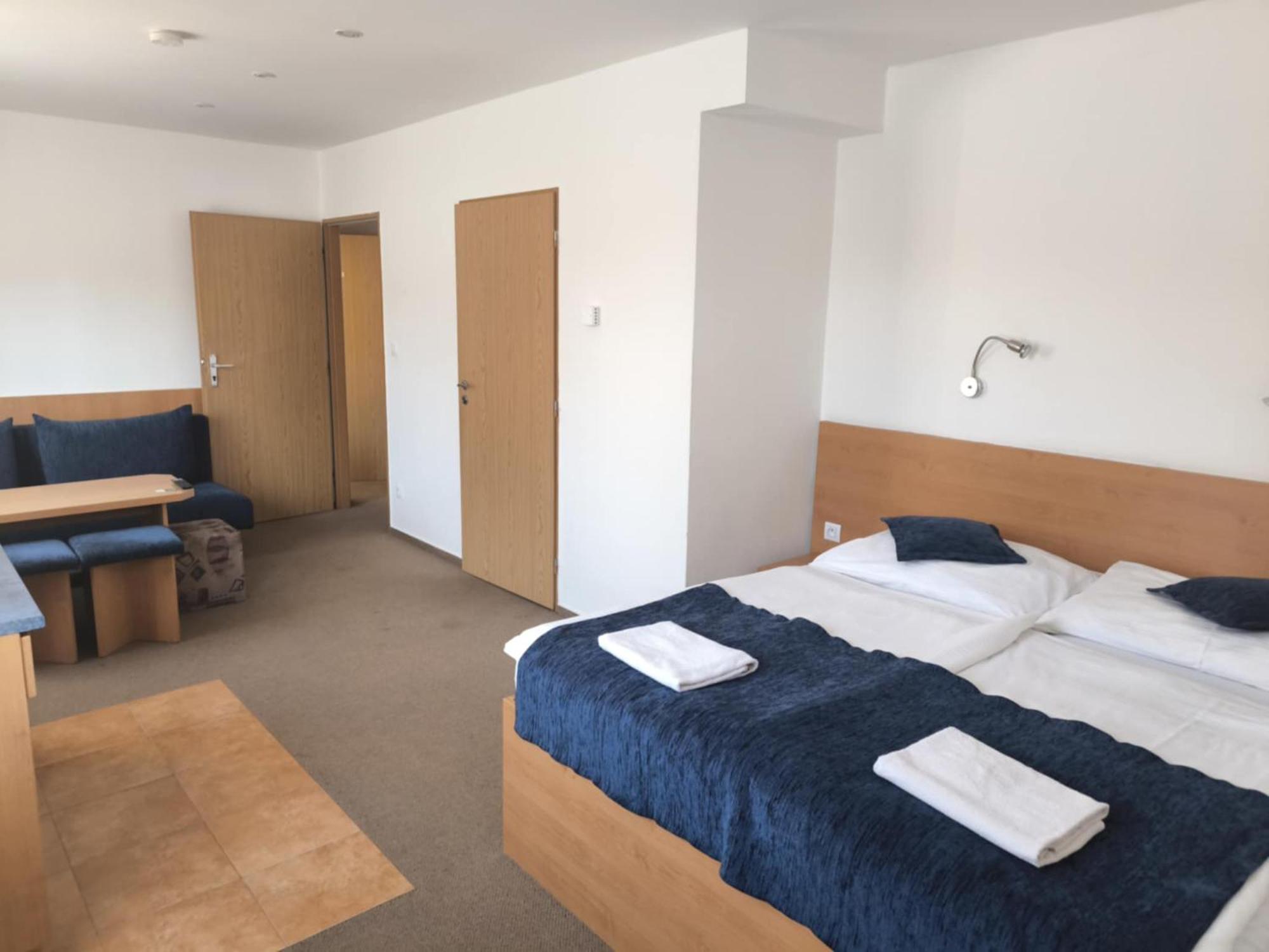 Pension Euro Mikulov Exteriör bild