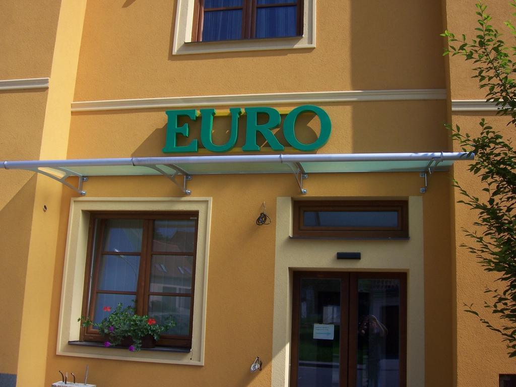 Pension Euro Mikulov Exteriör bild