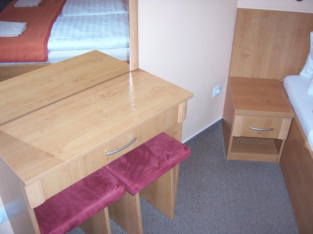 Pension Euro Mikulov Exteriör bild