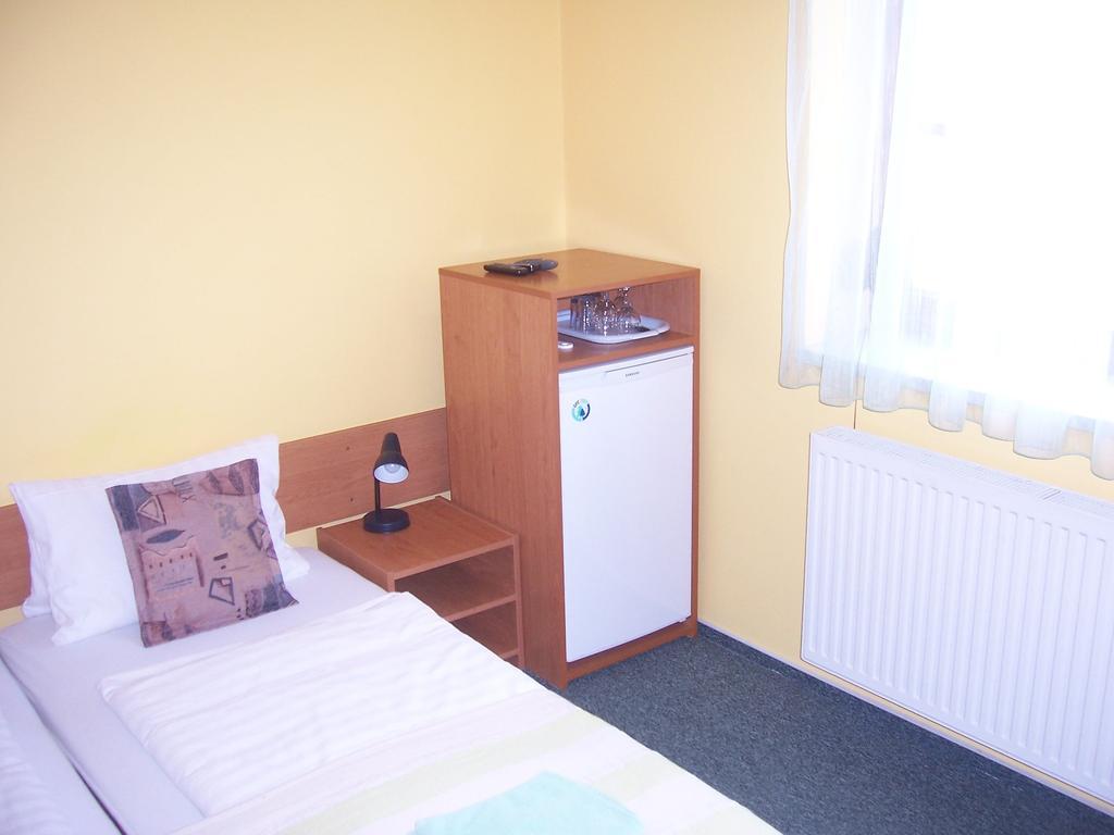 Pension Euro Mikulov Exteriör bild