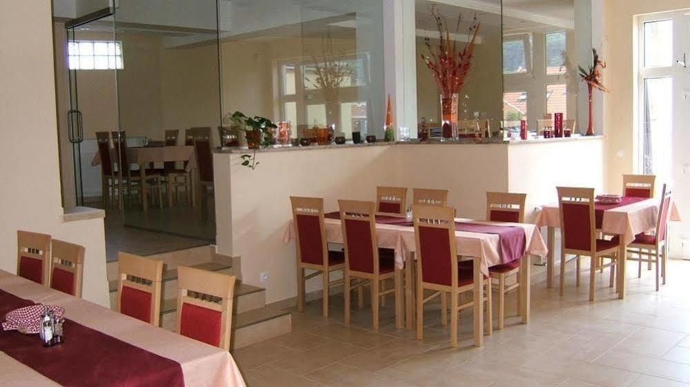 Pension Euro Mikulov Exteriör bild