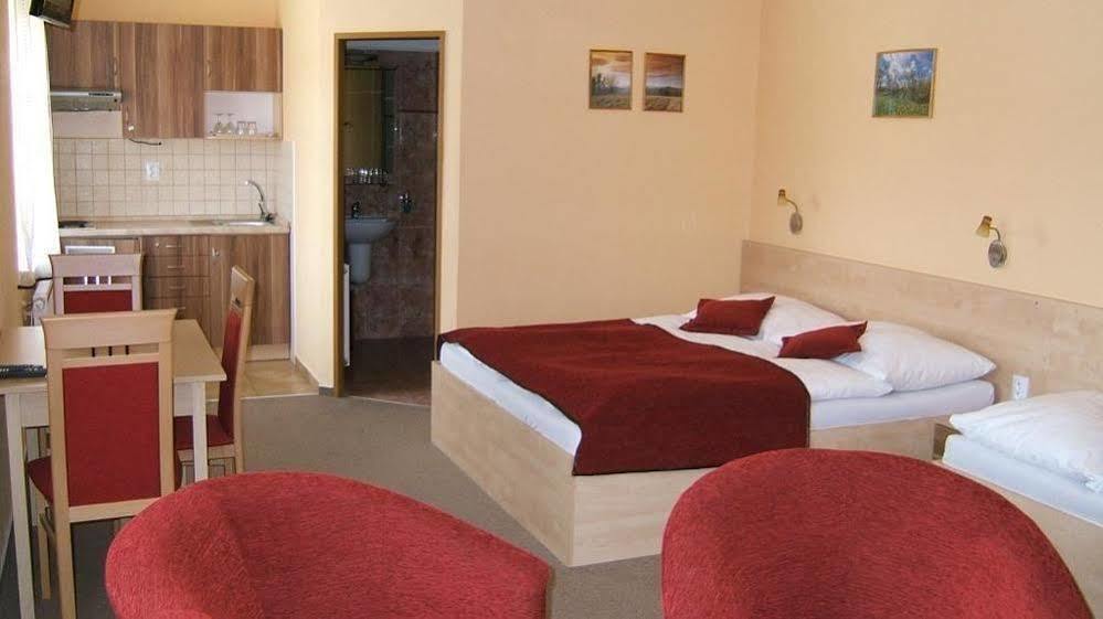 Pension Euro Mikulov Exteriör bild