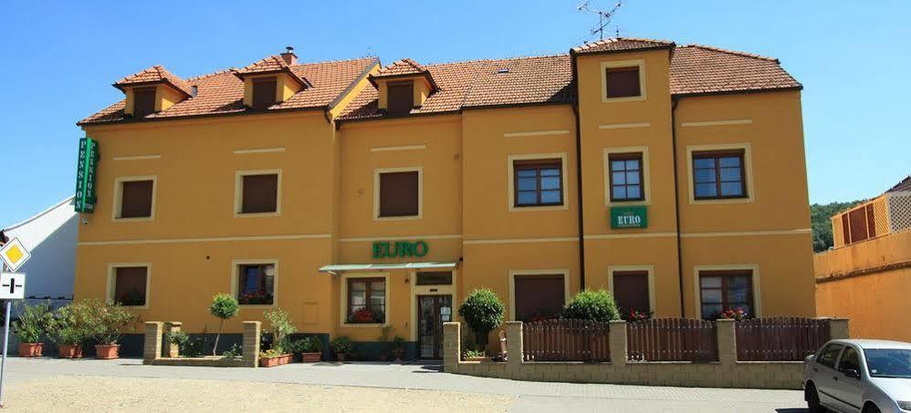 Pension Euro Mikulov Exteriör bild